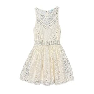 Kimchi Blue Dress XS Cream‎ Lace Dress Sleeveless Fit and Flare Sheer Waist UO